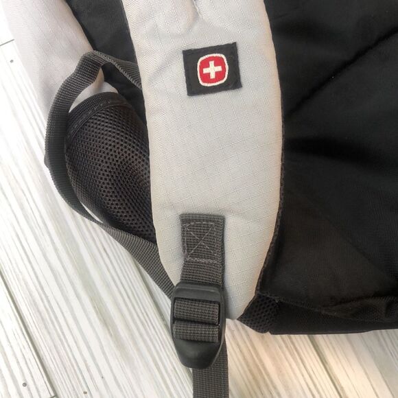 SwissGear by Wenger Durable Comfort Fit Gray Teal Backpack Bookbag Nature Leaf - Picture 9 of 13